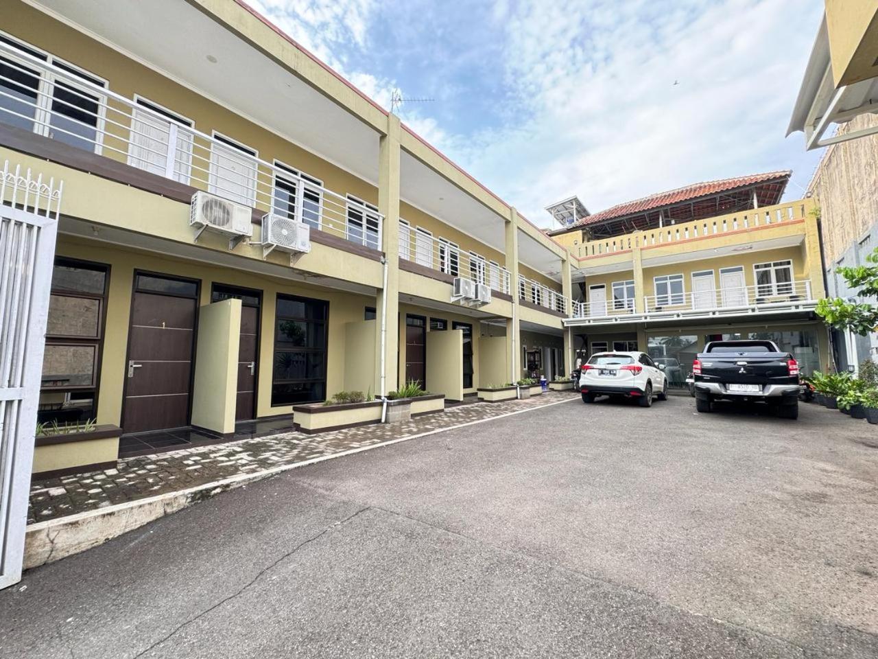 Fakhira Residence Hotel Cianjur Exterior foto